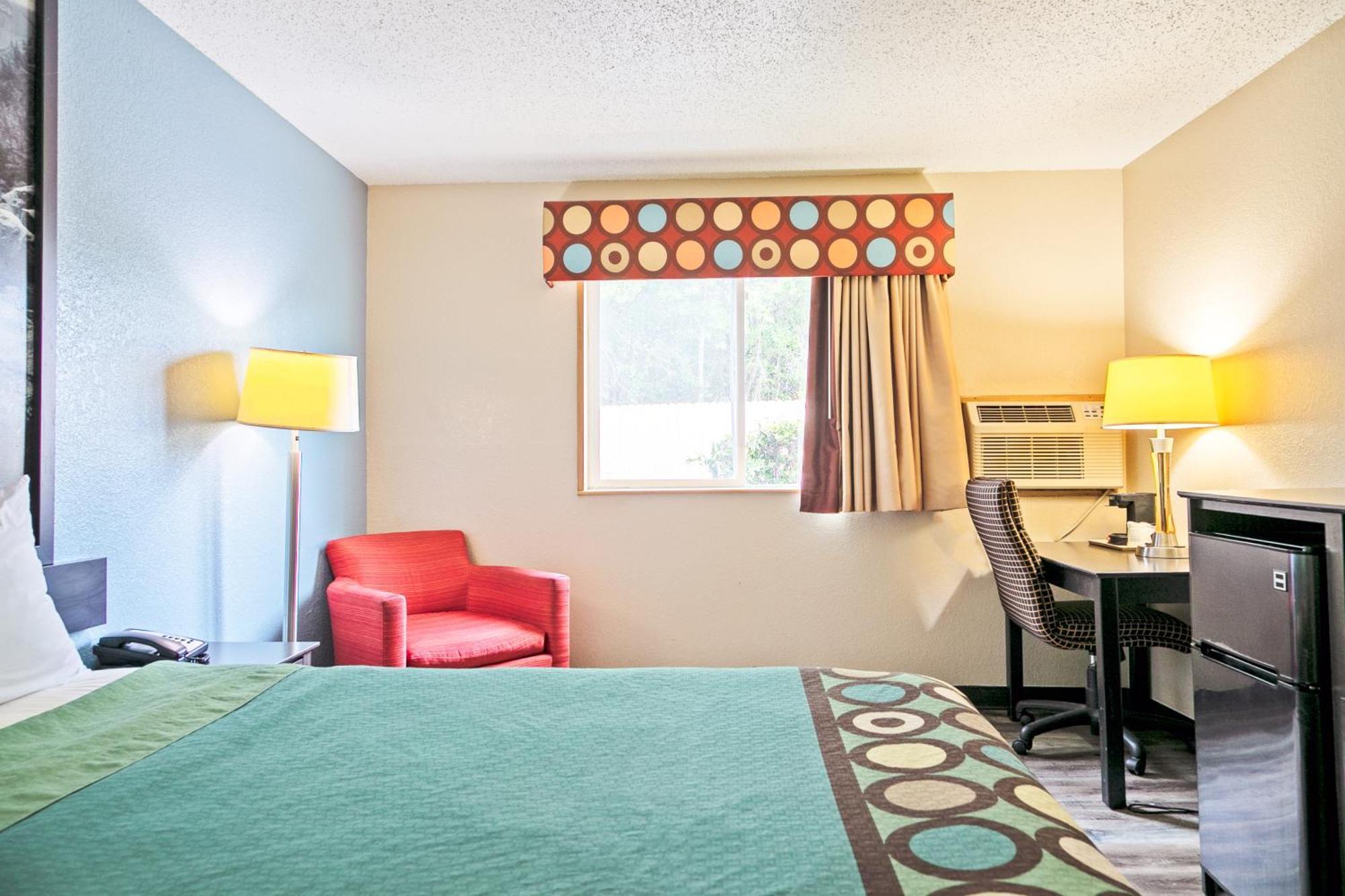 Super 8 By Wyndham Augusta Ft Eisenhower Area Bagian luar foto