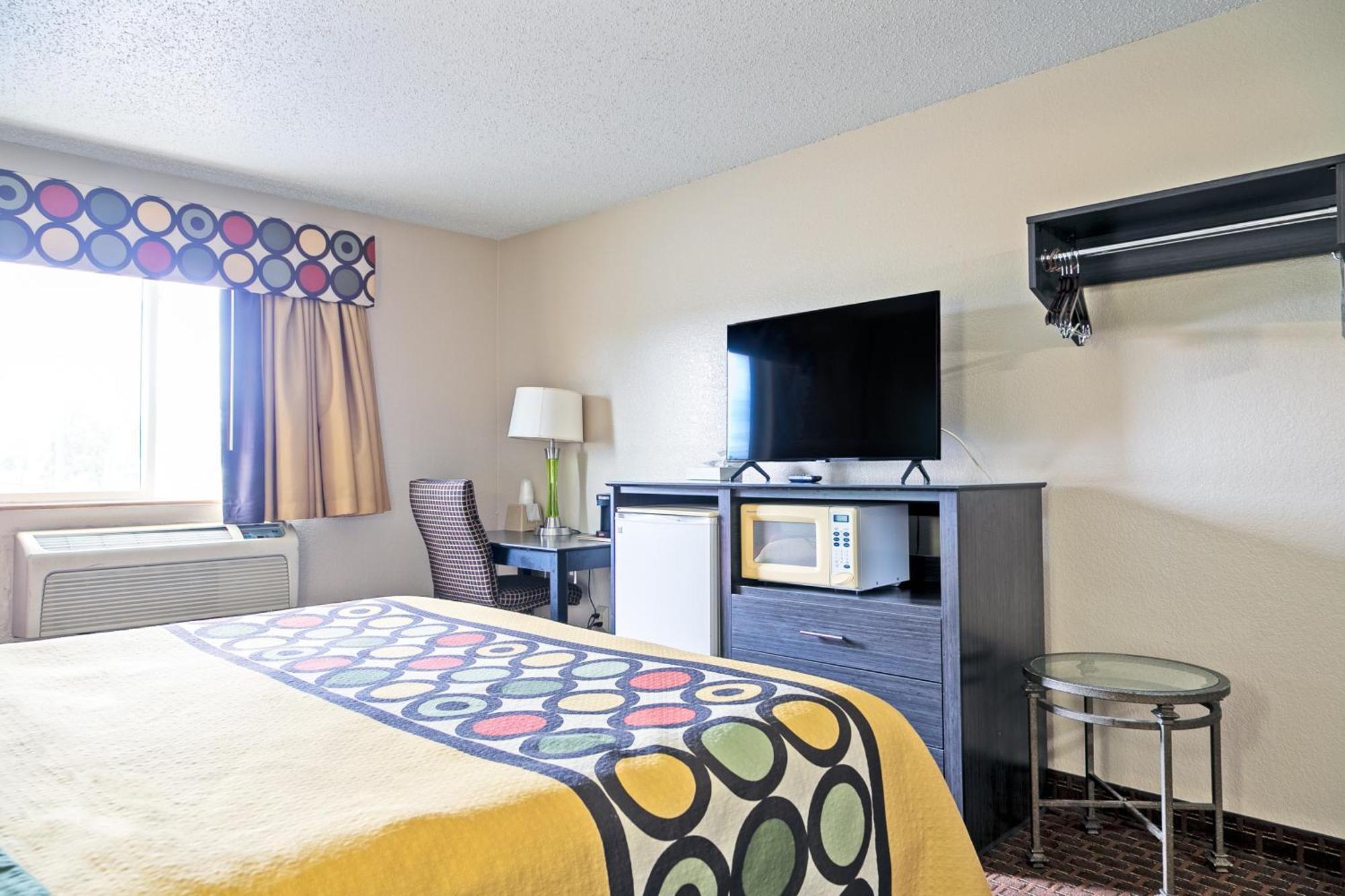 Super 8 By Wyndham Augusta Ft Eisenhower Area Bagian luar foto