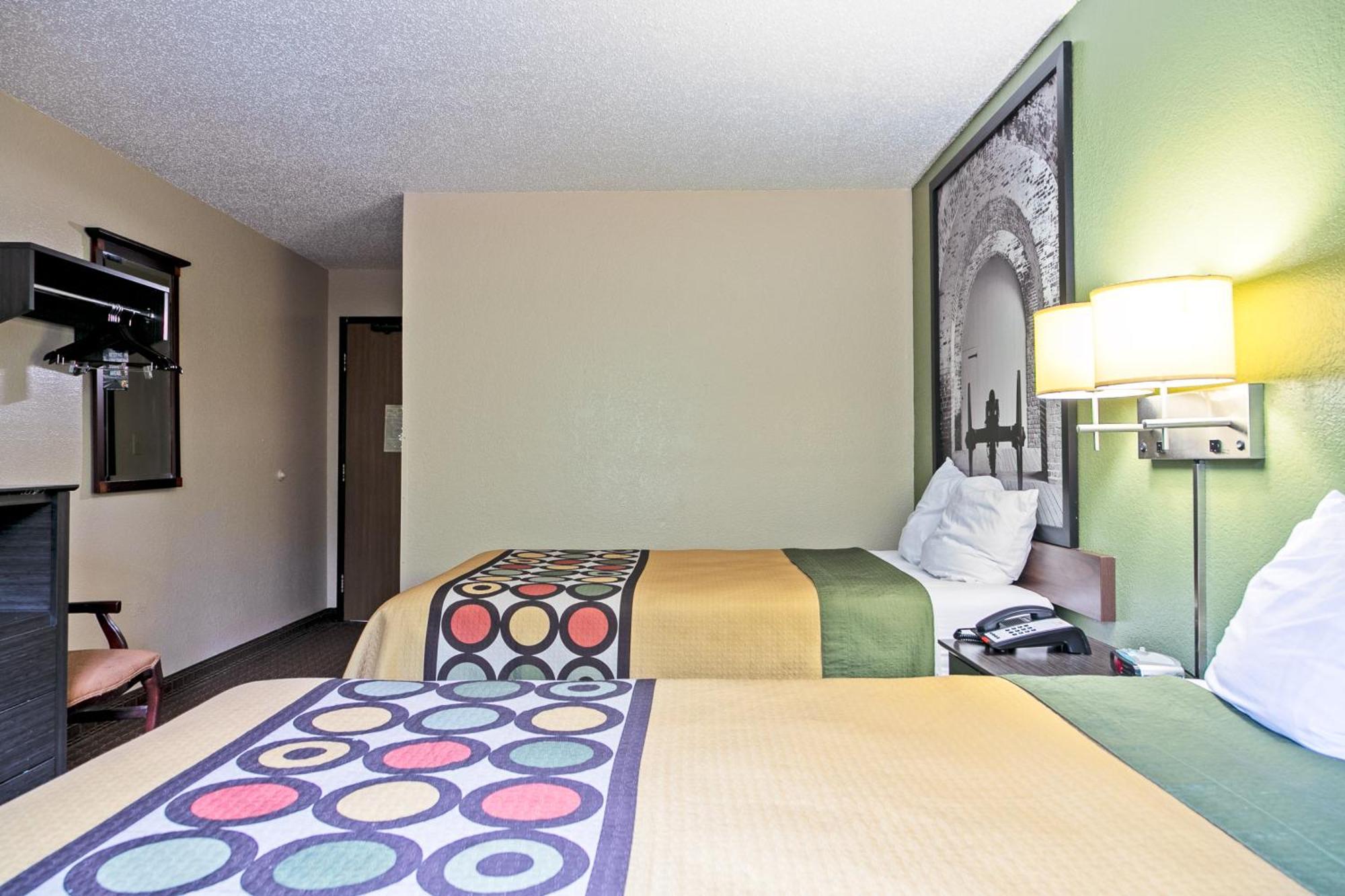 Super 8 By Wyndham Augusta Ft Eisenhower Area Bagian luar foto